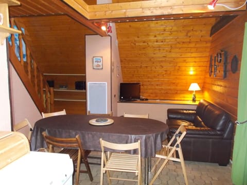 Grand chalet à Super Besse pour 12 pers, 4 ch, navette proche - FR-1-814-2 Chalet in Besse-et-Saint-Anastaise