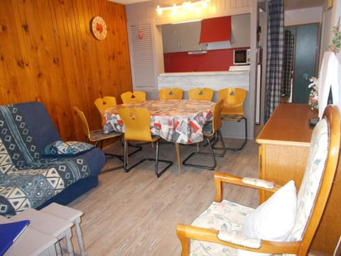 Spacieux Appartement au Pied des Pistes - FR-1-814-21 Wohnung in Besse-et-Saint-Anastaise