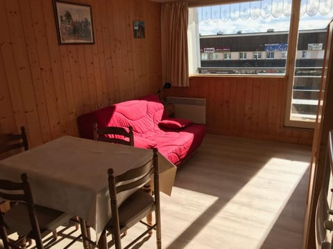 Studio 4 pers au pied des pistes avec WIFI - FR-1-814-37 Wohnung in Besse-et-Saint-Anastaise