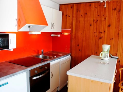 Appartement skis aux pieds, F2+Cabine au 20ème étage - FR-1-814-25 Appartamento in Besse-et-Saint-Anastaise