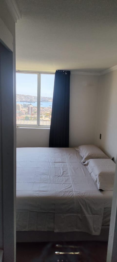 Ocean View & Pool Family Apartment 7P Apartment in Valparaiso