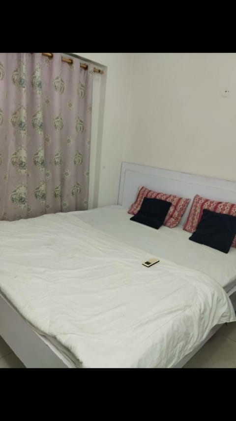 Guest House Bed and Breakfast in Karachi