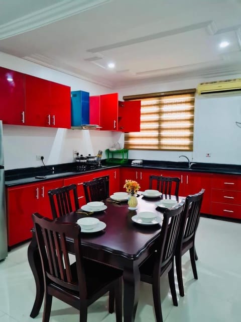 3 bedroom fully furnished David Court Apartment in Lagos