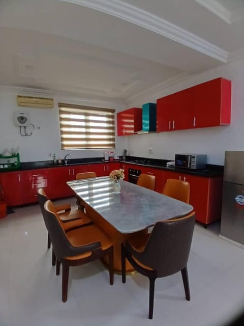 3 bedroom fully furnished David Court Apartment in Lagos