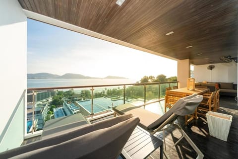 Stylish apartment with pool table & sea view Apartment in Patong