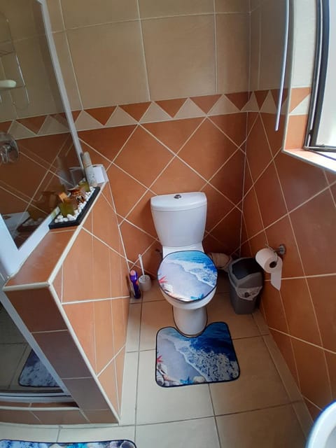 Toilet, Bathroom