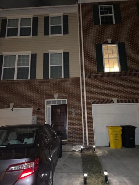 Immaculate 4Br 3Ba TownHouse in the DMV area House in Severn