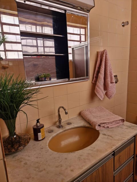 Suíte privativa Vacation rental in Bauru