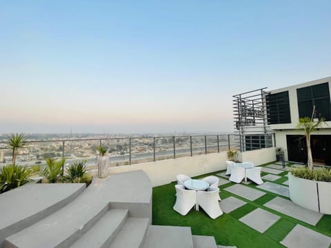 Luxury condo with rooftop pool Apartment in Islamabad