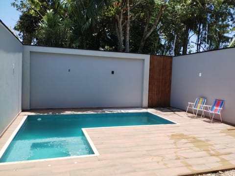 Relaxe neste espaço com piscina próximo ao Parque e do mar House in Penha