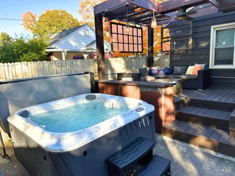 Patio, Hot Tub