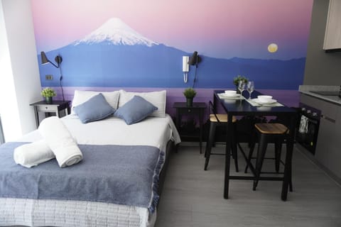 Bed, Natural landscape, Photo of the whole room, Dining area, Bedroom, Mountain view, internet