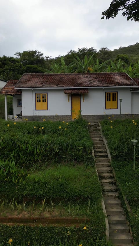 Loft Cerejeira no Sítio Gaia Magia Miguel Pereira RJ Bed and Breakfast in Miguel Pereira