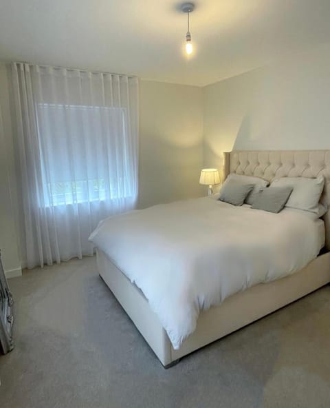 Prestige 1 bed apartment Apartamento in Brentwood