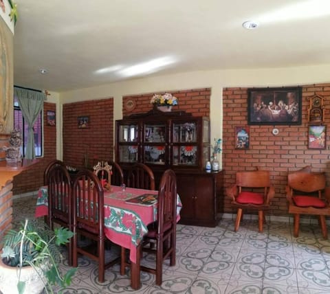 Peaceful Central Family Home Apartment in Morelia