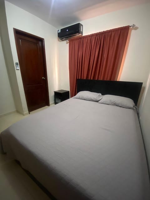 Bedroom, air conditioner