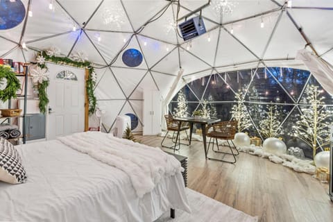 Campfire Hollow Luxury tent in Eagle Rock