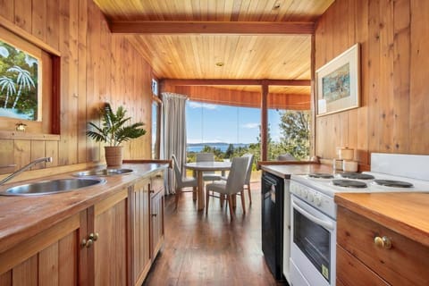 Island Cottage - Bruny Island House in South Bruny