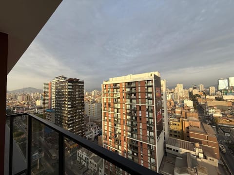 View (from property/room), Balcony/Terrace, City view