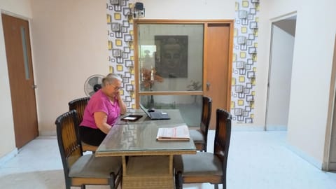 People, Dining area