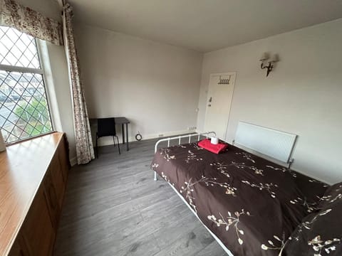 Double Bedroom Near Heathrow Airport & London Pousada com café da manhã (B&B) in Hayes