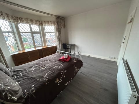 Double Bedroom Near Heathrow Airport & London Pousada com café da manhã (B&B) in Hayes