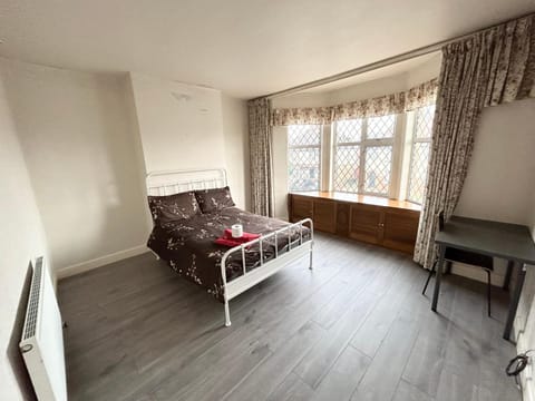 Double Bedroom Near Heathrow Airport & London Pousada com café da manhã (B&B) in Hayes