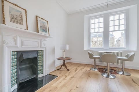 Dining area, kitchen