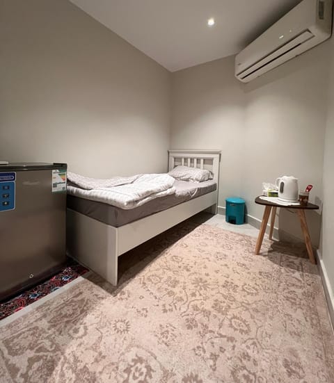 غرفة صغيرة بحمام خاص ومدخل مستقل Apartment in Medina