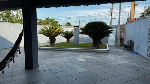 Casa completa 500 m da praia House in Peruíbe