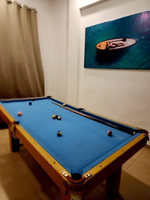 Billiard, Game Room