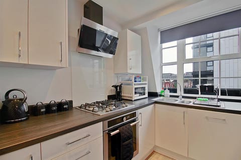 Central Slough - Chic Suite - transport links Apartment in Slough