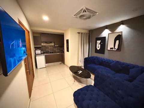 TV and multimedia, Kitchen or kitchenette, Seating area