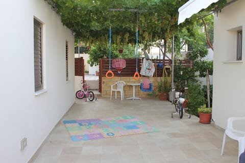 Aplus living in modern sparkling house with full privacy and WiFi House in Nicosia City