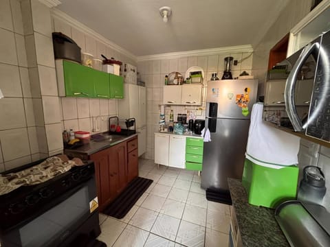 Kitchen or kitchenette, dishwasher, oven, pet friendly, stove