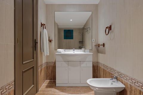 Toilet, Bathroom, Bath