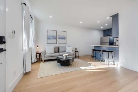 Brand New Apt w Parking Blocks from Downtown- D House in Sunnyvale