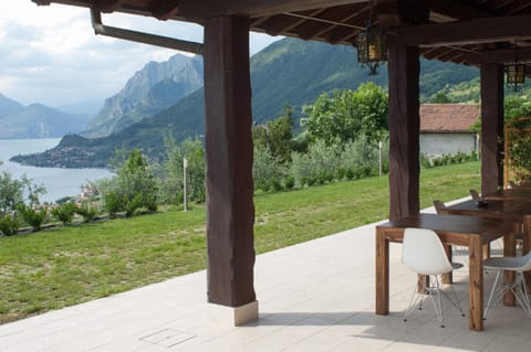 Balcony/Terrace, City view, Garden view, Lake view, Mountain view