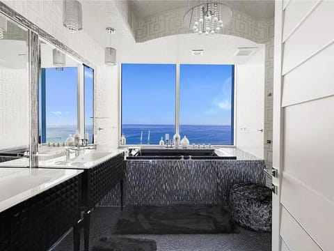 Luxurious Condo With Direct Ocean Views Apartment in Sunny Isles Beach