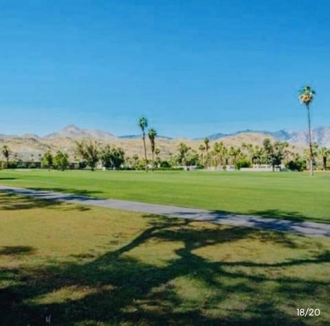 Charming 2-Bedroom Condo in Enchanting Palm Spring Apartment in Cathedral City