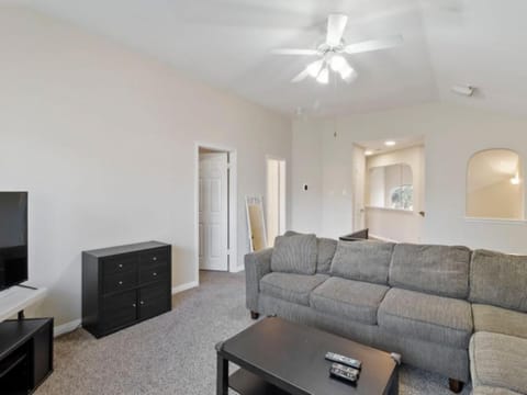 Cozy Sunterro Serenity in North Austin Pet Friendly Apartment in Wells Branch