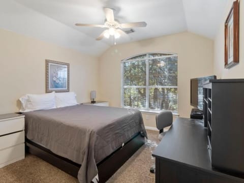 Cozy Sunterro Serenity in North Austin Pet Friendly Apartment in Wells Branch