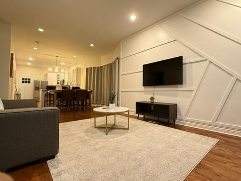 Living room, Dining area, Communal kitchen