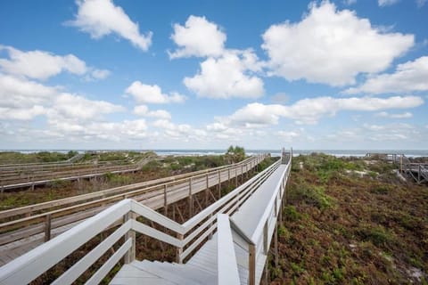 Walk to Beach Sleeps 8 House in Butler Beach