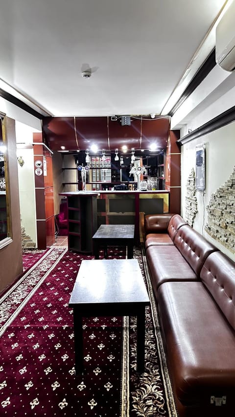 Restaurant/places to eat, Communal lounge/ TV room, Lobby or reception, Lounge or bar