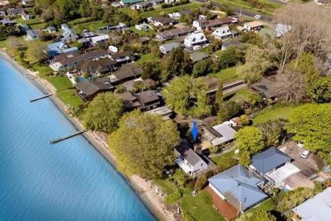 Bird's eye view, Lake view