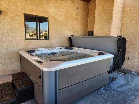 Peakview - Pool Spa Firepit Games Garage House in Lake Havasu City