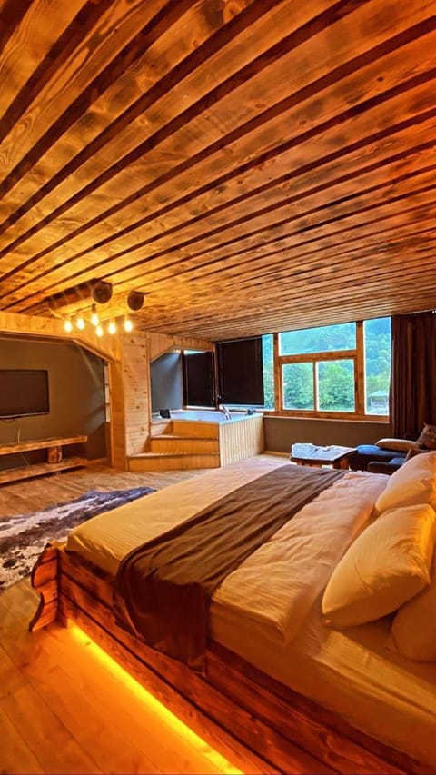 Wooden Palace Vıp Suit Hotel in Georgia