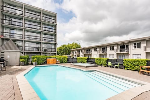 BBQ facilities, Garden, Hot Tub, Swimming pool