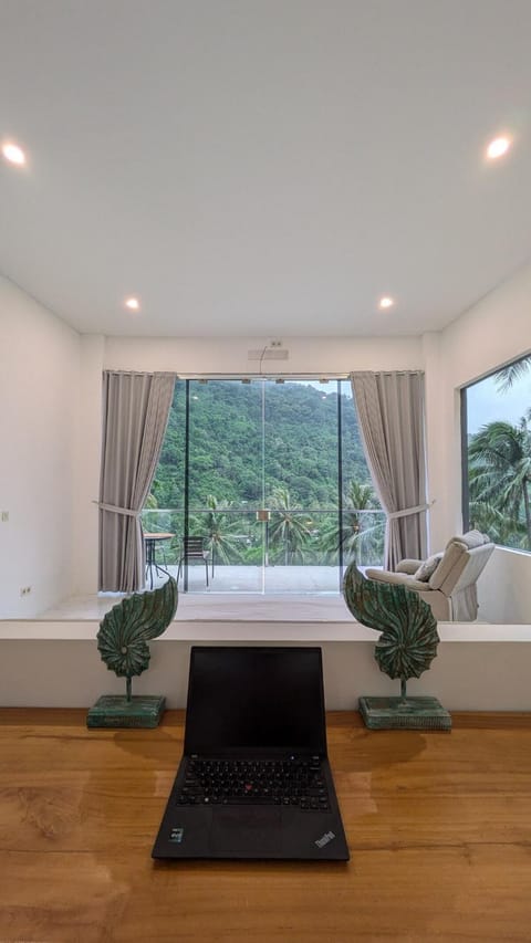 Natural landscape, Balcony/Terrace, Bedroom, Mountain view